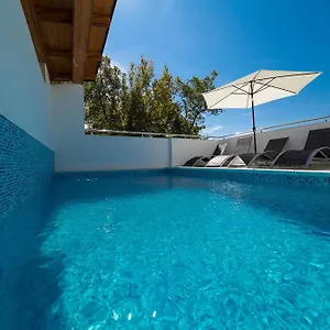 https://apartment-miric.primorje-gorskikotar.com